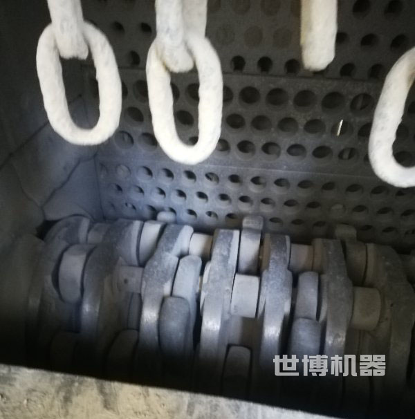 箱式破碎机内部的锤头